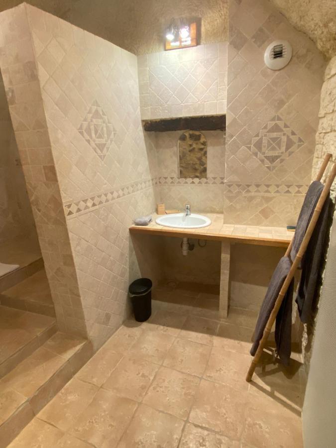 Готель La Fontaine De Vinsobres Екстер'єр фото